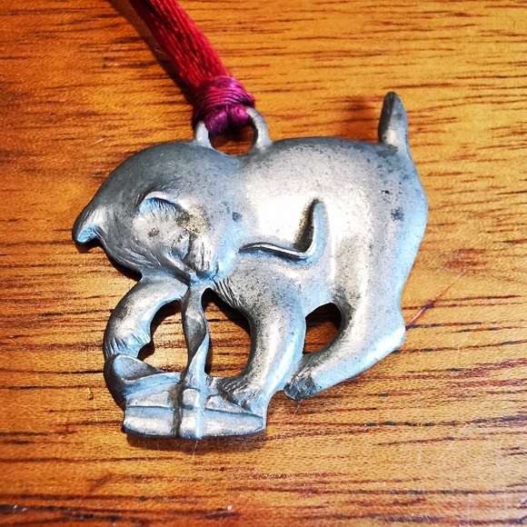 Vintage Pewter Kitty Cat Ornament Pendant - Picture 6 of 14
